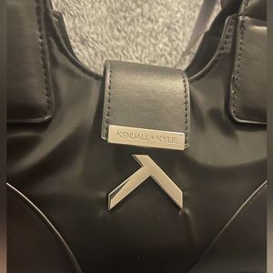 NWT KENDALL & KYLIE BLACK HAND BAG